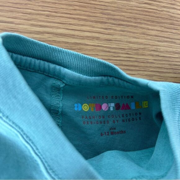 NWT [Dot Dot Smile] Make Today Amazing Van Floral Top - Picture 7 of 7